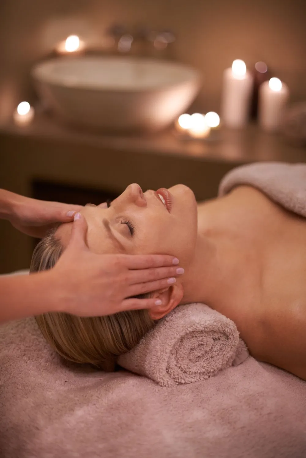 https://relaxetvous-massages.be/wp-content/uploads/2025/07/face-massage-spa-relax-with-woman-luxury-candle-with-hospitality-stress-relief-person-facial-girl-wi.webp